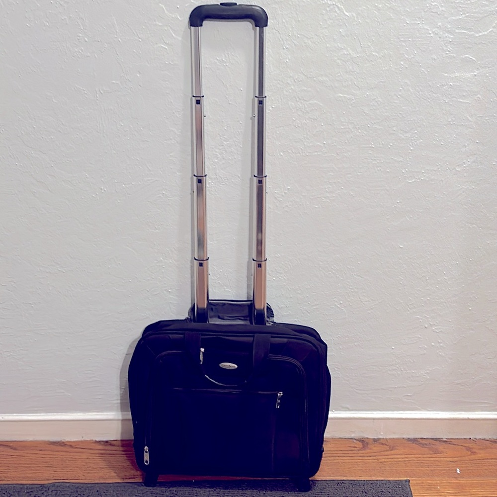 - Samsonite Carry-On Cabin Light Travel Luggage- make me an offer